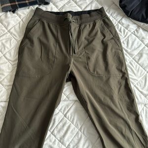 Men’s medium ABC Lululemon jogger
